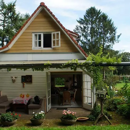 Landhuisje Onder De Linden Vakantiehuis *